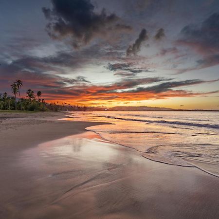 Blue Water Beach Villa Лукільо Екстер'єр фото