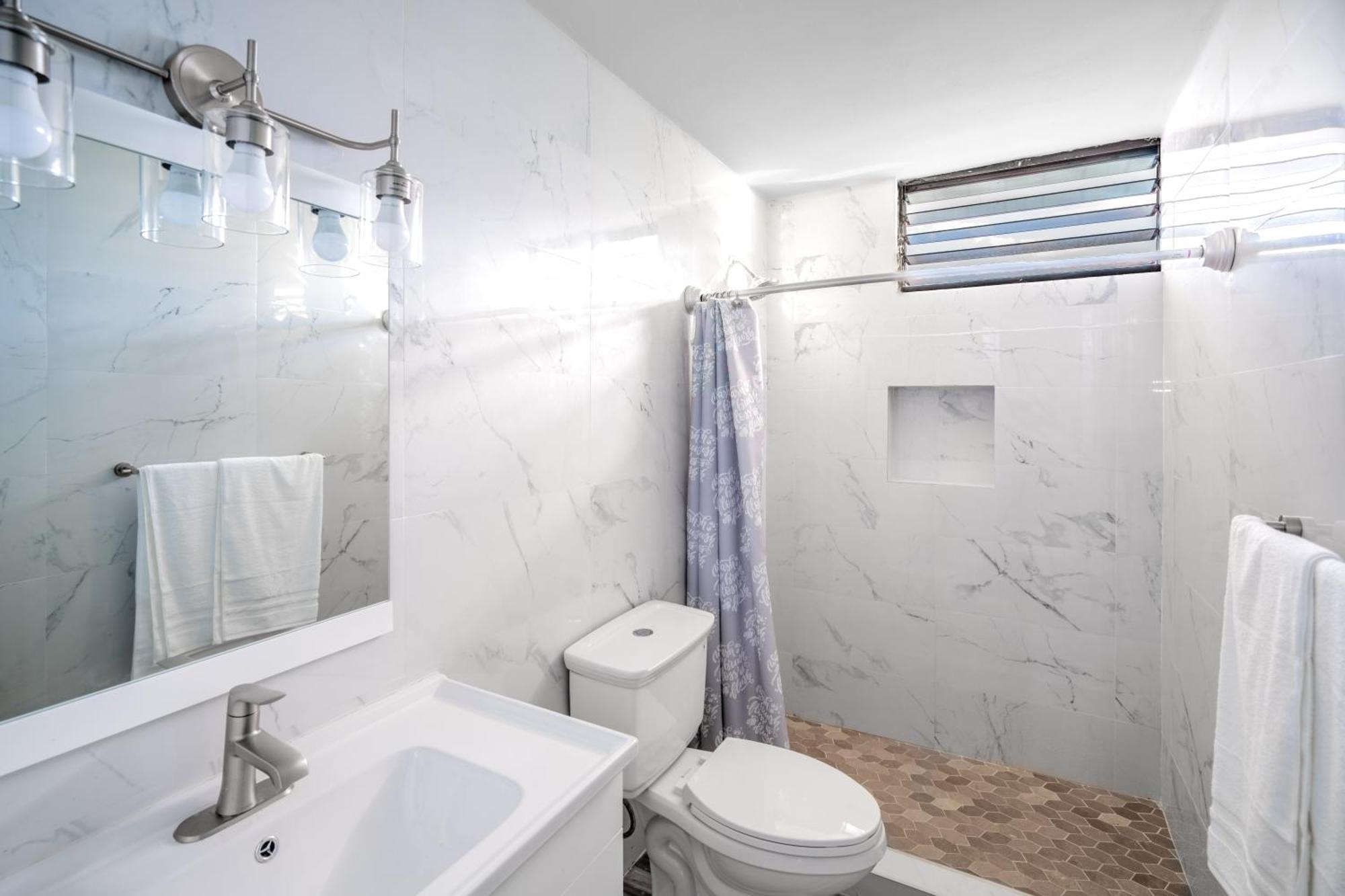 Blue Water Beach Villa Лукільо Екстер'єр фото